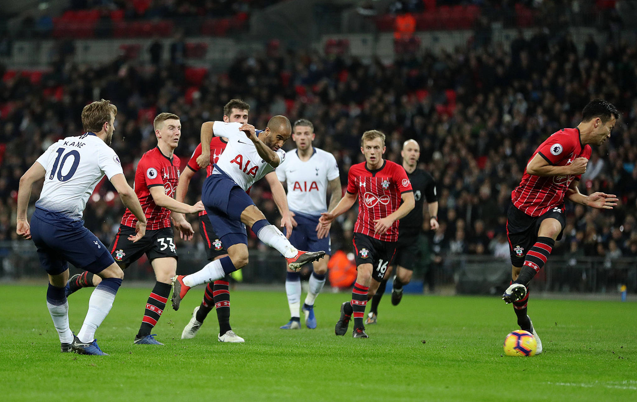 他留在板凳 他留在板凳